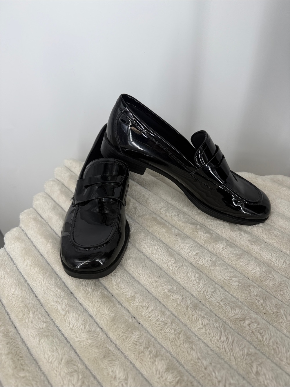 Zara women’s Classic Black Patent Penny Loafers size 38/ 7.5